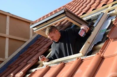 Pose de fenêtres de toit Velux à Drucat